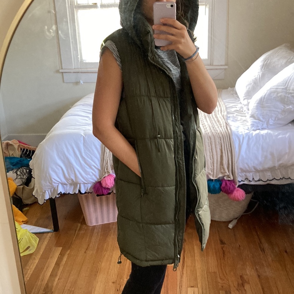 Zara mid length puffer vest forest army green